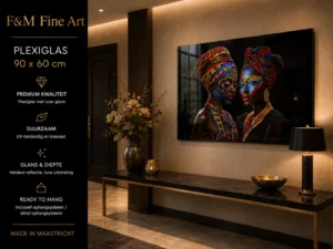 Glanzende Afrikaanse portretkunst boven een donkere sidetable in een luxe hal, met F&M Fine Art-productinformatie