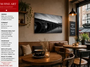 Sint Servaasbrug Maastricht Dibond 90x60 cm als zwart-wit wanddecoratie in sfeervolle koffiebar