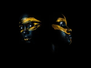 Zwart-gouden wanddecoratie met twee vrouwelijke portretten op Dibond 90×60 cm – F&M Fine Art