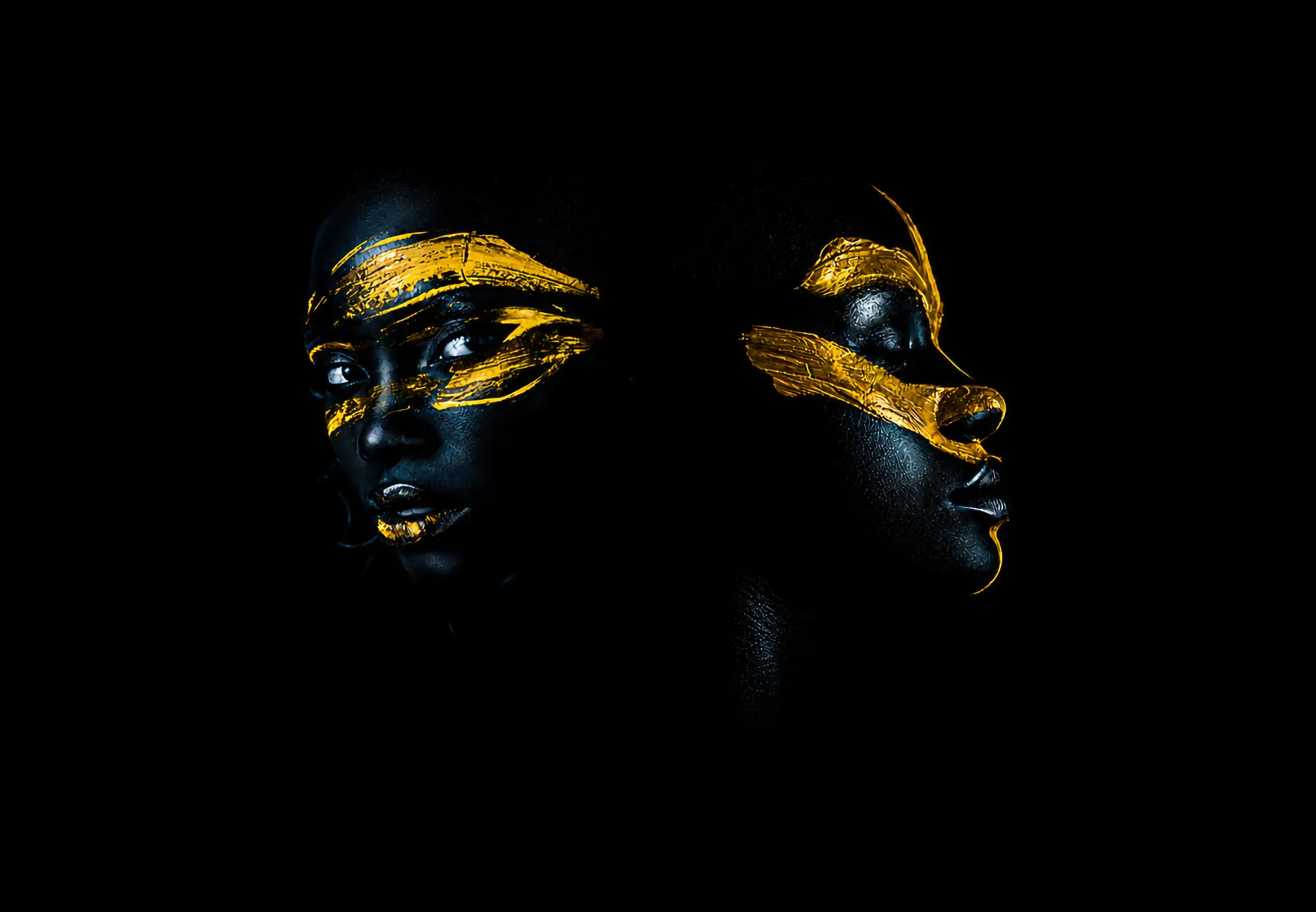 wanddecoratie-zwart goud-portret plexiglas 120x80 1 Zwart-gouden wanddecoratie met twee vrouwelijke portretten op Dibond 90×60 cm – F&M Fine Art