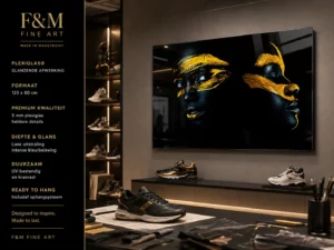 Zwart-gouden portretkunst op plexiglas 120×80 cm in een moderne sneaker- en designstudio – F&M Fine Art Decoratie
